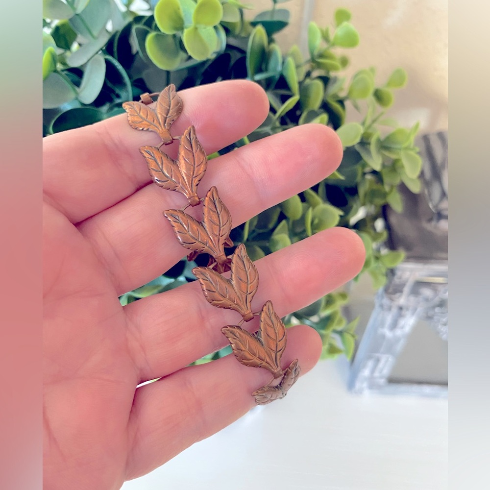 Vintage Estate Solid copper leaf bracelet. Measures 7” in length and 1/2” wide
